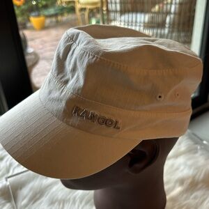 Kangol off white cotton twill army cap, flex fit band with hat pocket size S/M